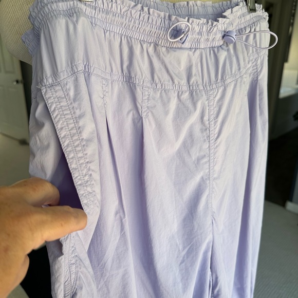Anthropologie lavender drawstring capri shorts, size XL - Picture 11 of 12